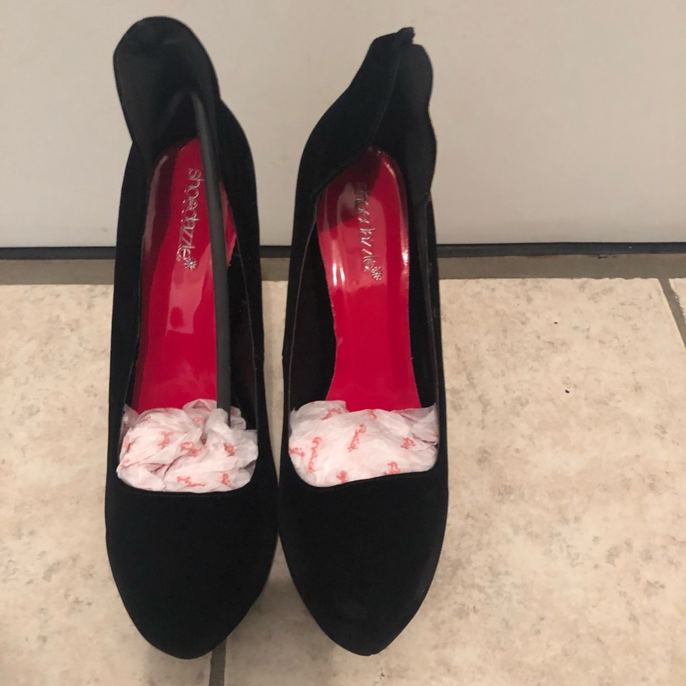 Suede Pumps - Picture 4 of 5